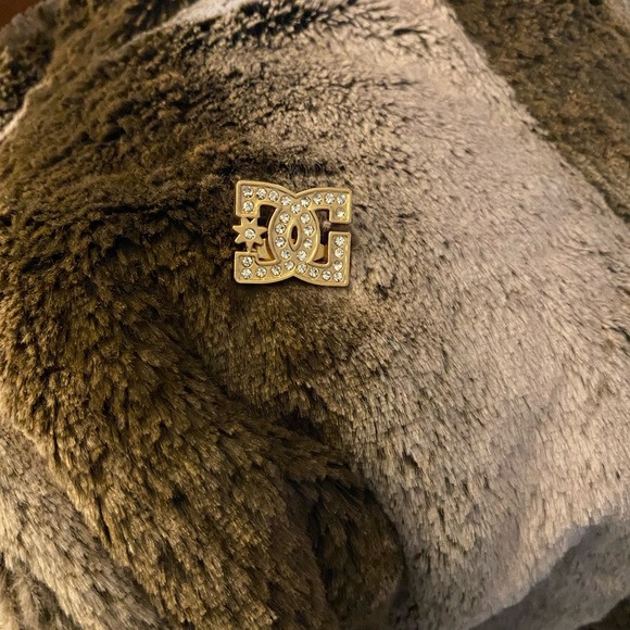 DC faux fur reversible hoodie - Picture 5 of 9